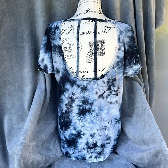 Marika Tie -Dye Tee - Picture 4 of 7